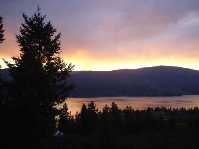 Eagle'S Nest B&B Lake Country エクステリア 写真